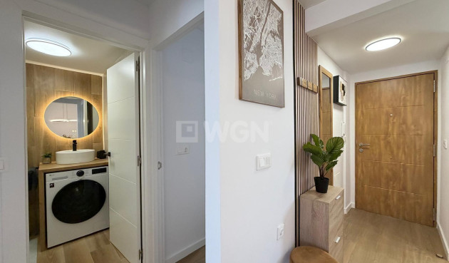 Odsprzedaż - Mieszkanie w bloku - Torrevieja - Nueva Torrevieja