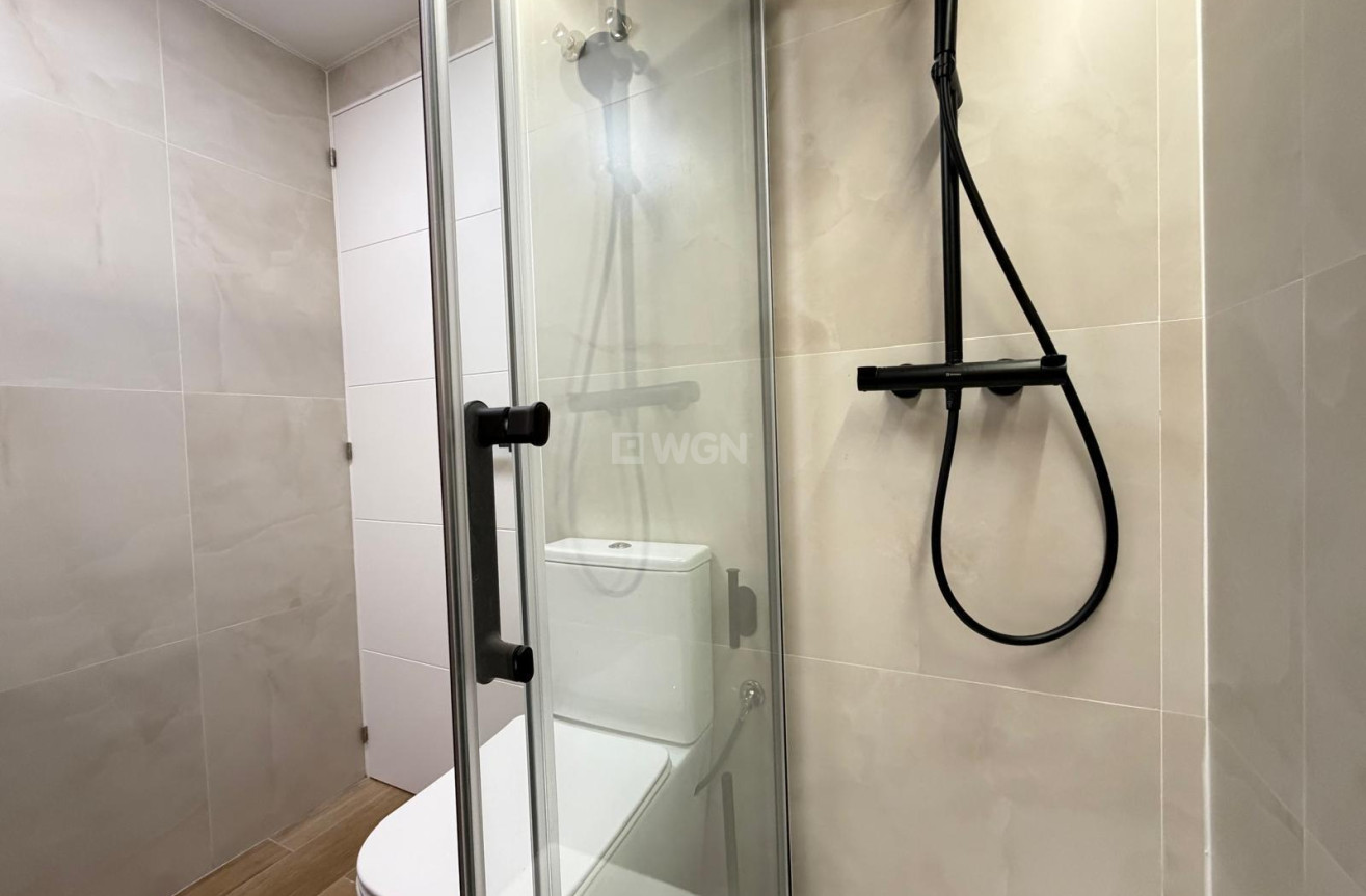 Odsprzedaż - Mieszkanie w bloku - Torrevieja - Nueva Torrevieja