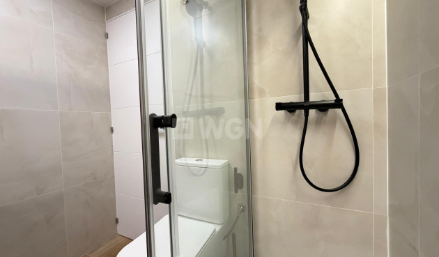 Odsprzedaż - Mieszkanie w bloku - Torrevieja - Nueva Torrevieja