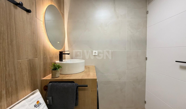 Odsprzedaż - Mieszkanie w bloku - Torrevieja - Nueva Torrevieja