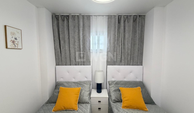 Odsprzedaż - Mieszkanie w bloku - Torrevieja - Nueva Torrevieja