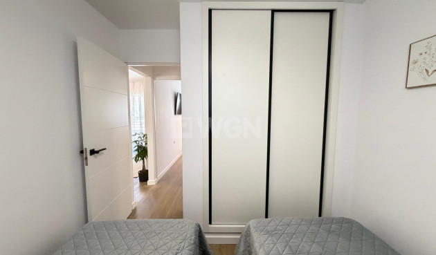 Odsprzedaż - Mieszkanie w bloku - Torrevieja - Nueva Torrevieja