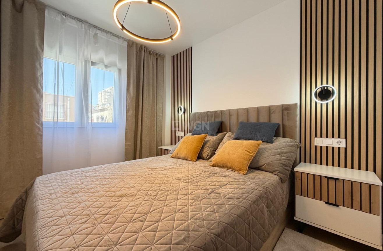 Odsprzedaż - Mieszkanie w bloku - Torrevieja - Nueva Torrevieja