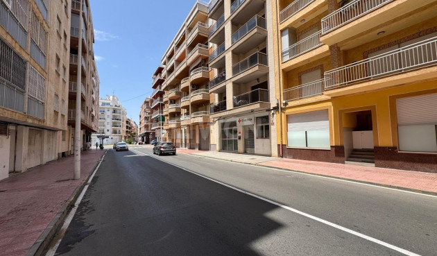 Odsprzedaż - Mieszkanie w bloku - Torrevieja - Estacion De Autobuses