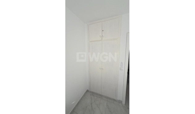 Odsprzedaż - Mieszkanie w bloku - Torrevieja - Curva Del Palangre