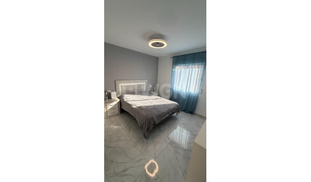 Odsprzedaż - Mieszkanie w bloku - Torrevieja - Curva Del Palangre