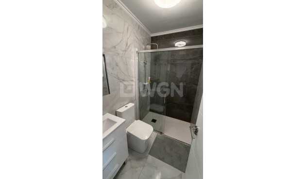Odsprzedaż - Mieszkanie w bloku - Torrevieja - Curva Del Palangre