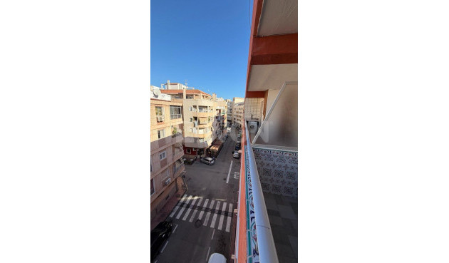 Odsprzedaż - Mieszkanie w bloku - Torrevieja - Curva Del Palangre