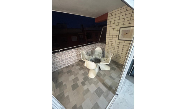 Odsprzedaż - Mieszkanie w bloku - Torrevieja - Curva Del Palangre