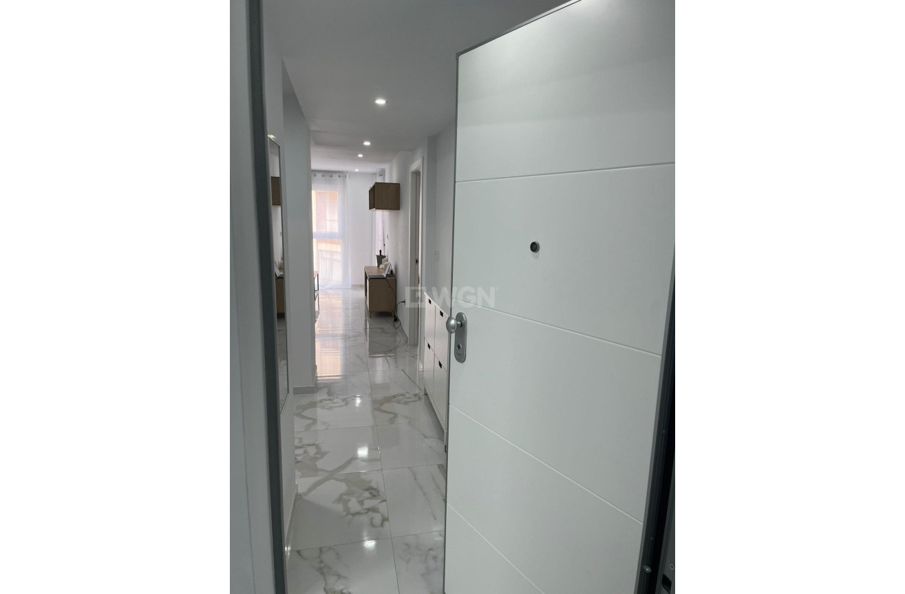 Wiederverkauf - Wohnung - Torrevieja - Centro
