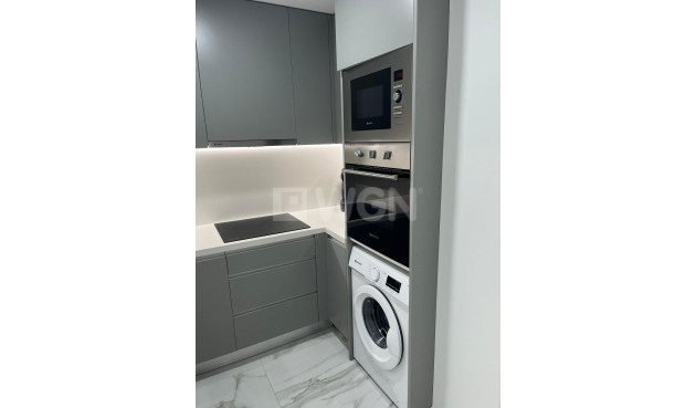 Wiederverkauf - Wohnung - Torrevieja - Centro
