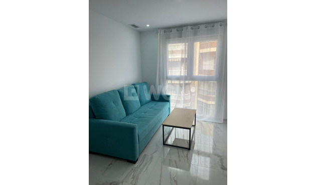 Wiederverkauf - Wohnung - Torrevieja - Centro
