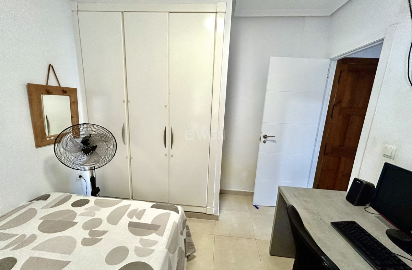 Odsprzedaż - Mieszkanie w bloku - Villamartin - Costa Blanca