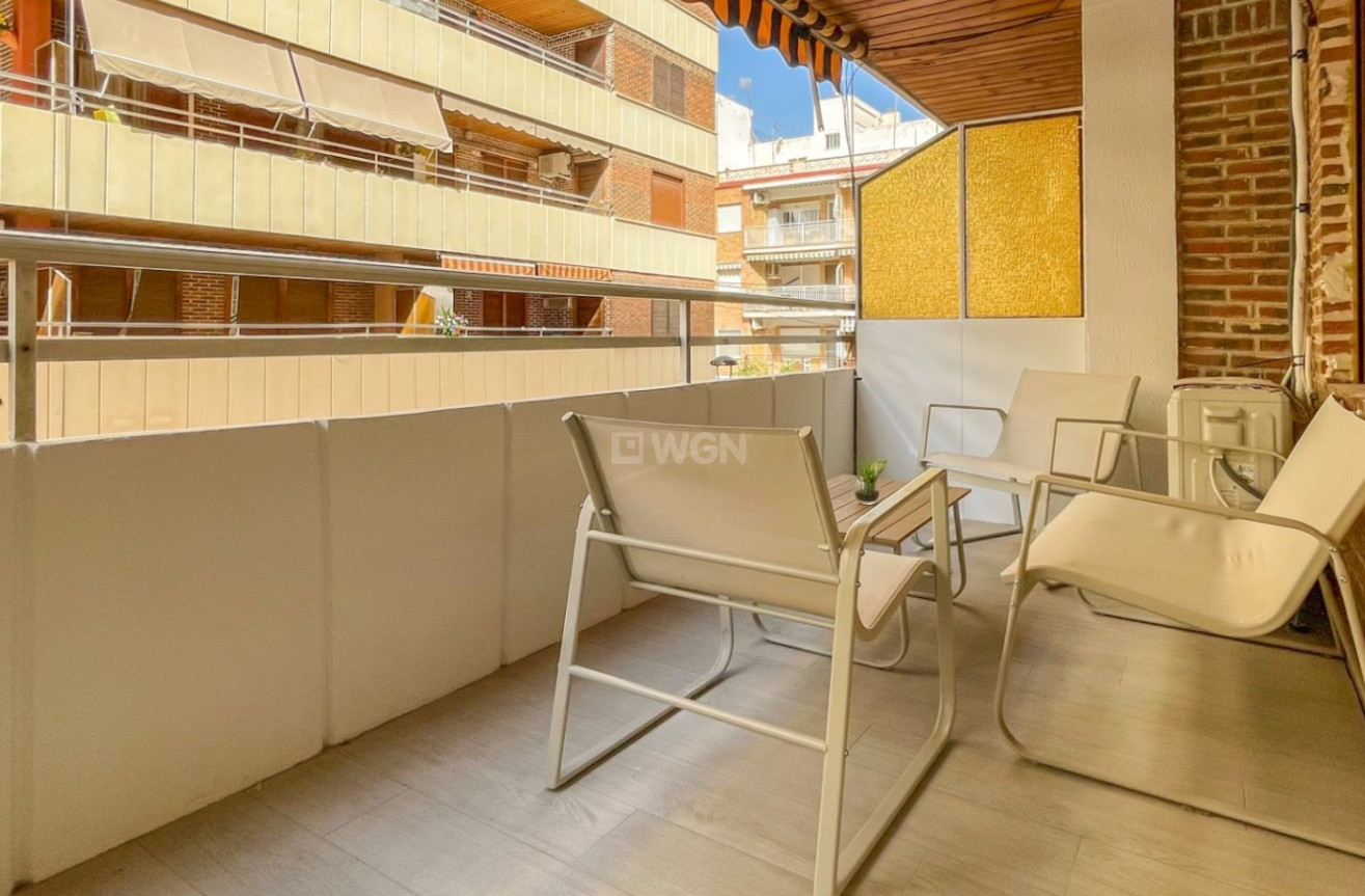 Odsprzedaż - Mieszkanie w bloku - Torrevieja - Costa Blanca