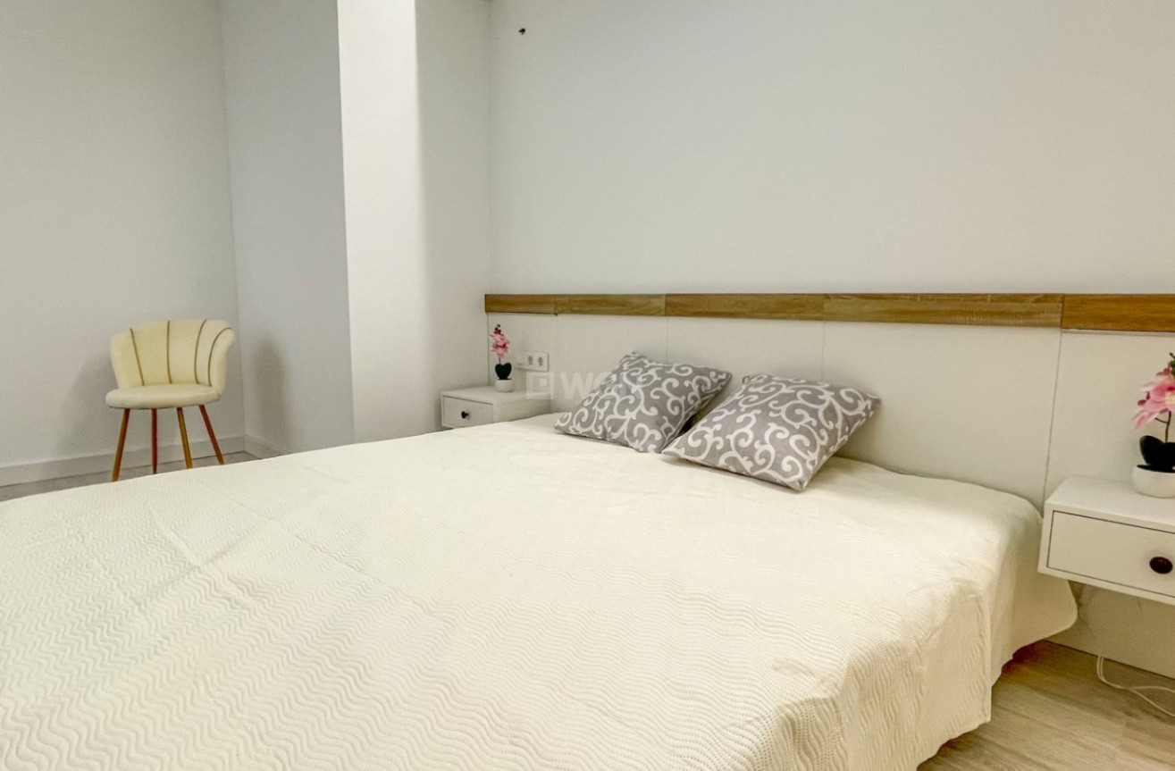 Odsprzedaż - Mieszkanie w bloku - Torrevieja - Costa Blanca