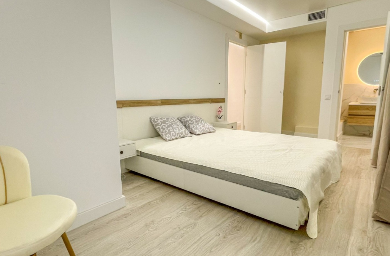 Odsprzedaż - Mieszkanie w bloku - Torrevieja - Costa Blanca