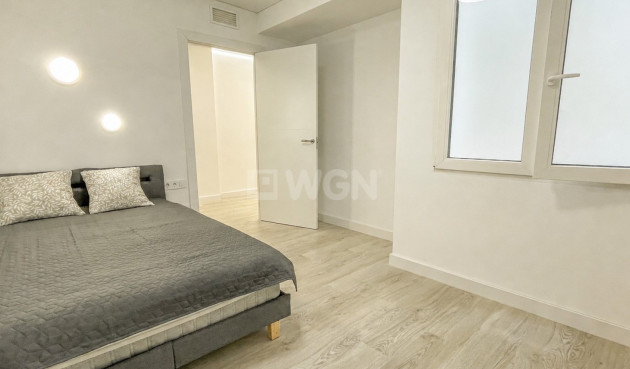 Odsprzedaż - Mieszkanie w bloku - Torrevieja - Costa Blanca
