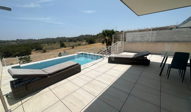 Odsprzedaż - Villa - San Miguel de Salinas - Inland