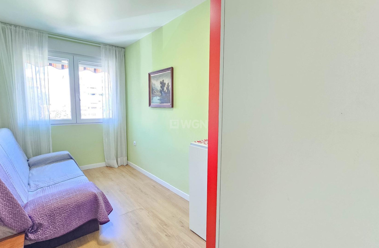 Odsprzedaż - Mieszkanie w bloku - Torrevieja - Playa del Cura