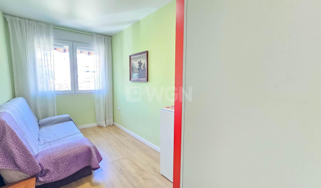 Odsprzedaż - Mieszkanie w bloku - Torrevieja - Playa del Cura