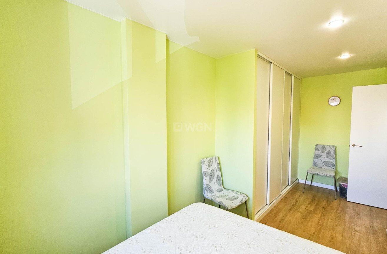 Odsprzedaż - Mieszkanie w bloku - Torrevieja - Playa del Cura