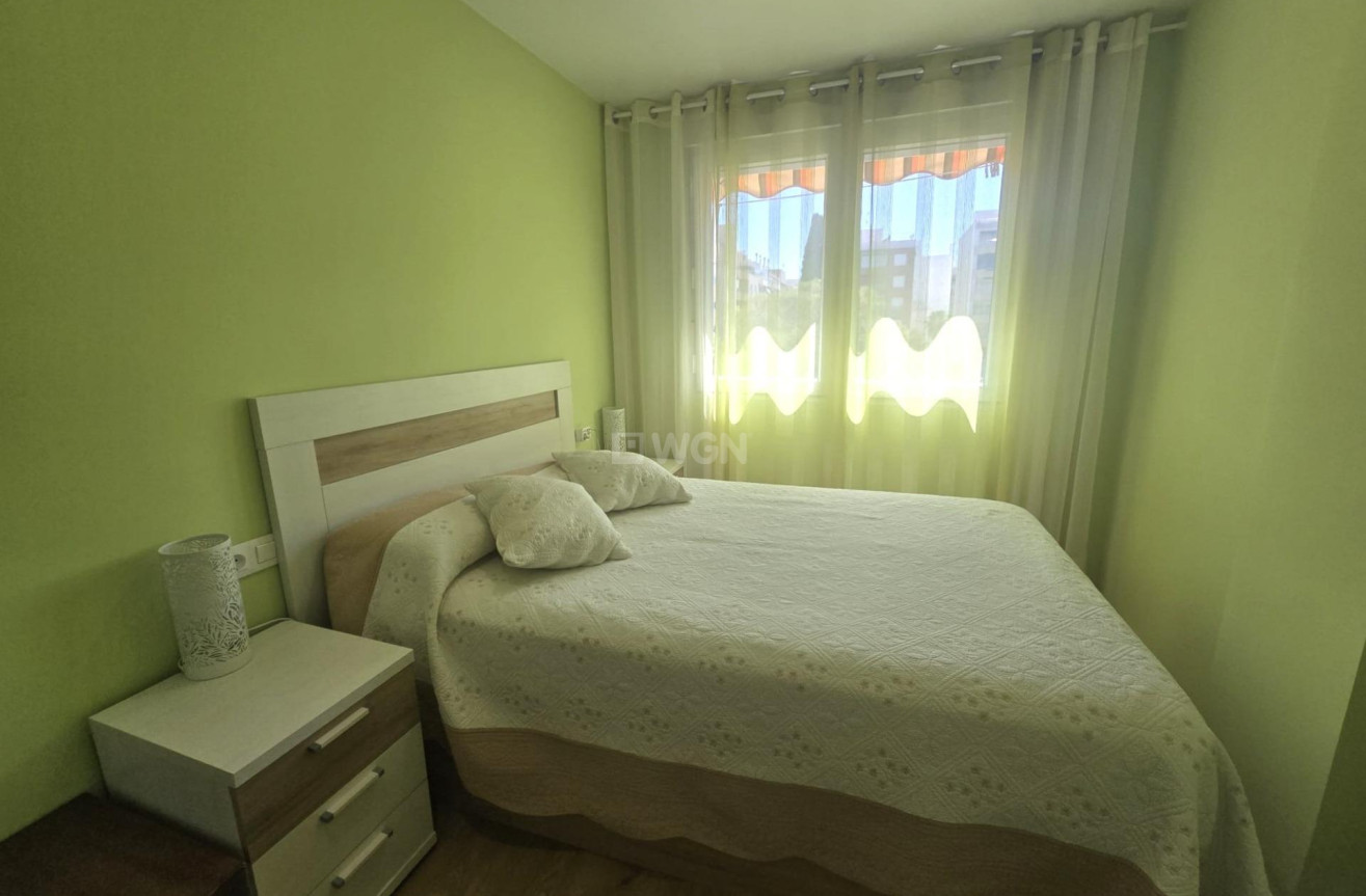 Odsprzedaż - Mieszkanie w bloku - Torrevieja - Playa del Cura