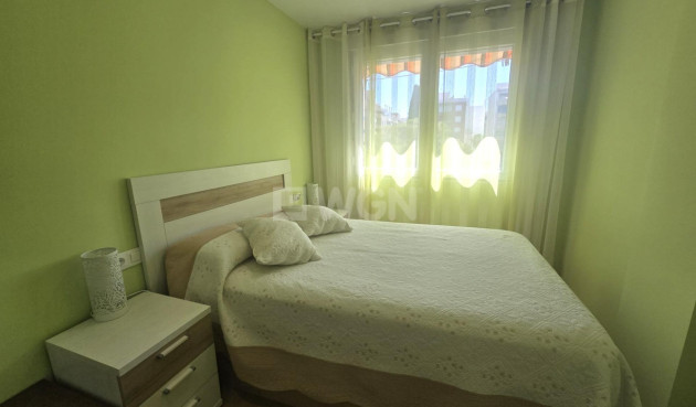 Odsprzedaż - Mieszkanie w bloku - Torrevieja - Playa del Cura