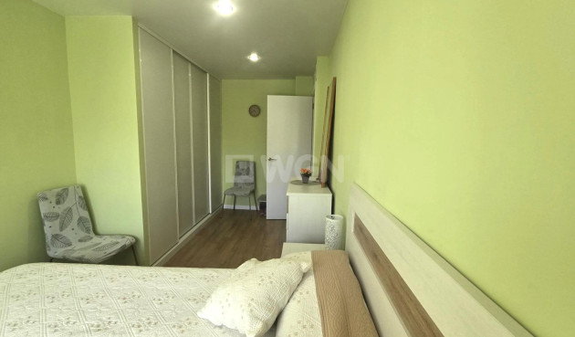 Odsprzedaż - Mieszkanie w bloku - Torrevieja - Playa del Cura