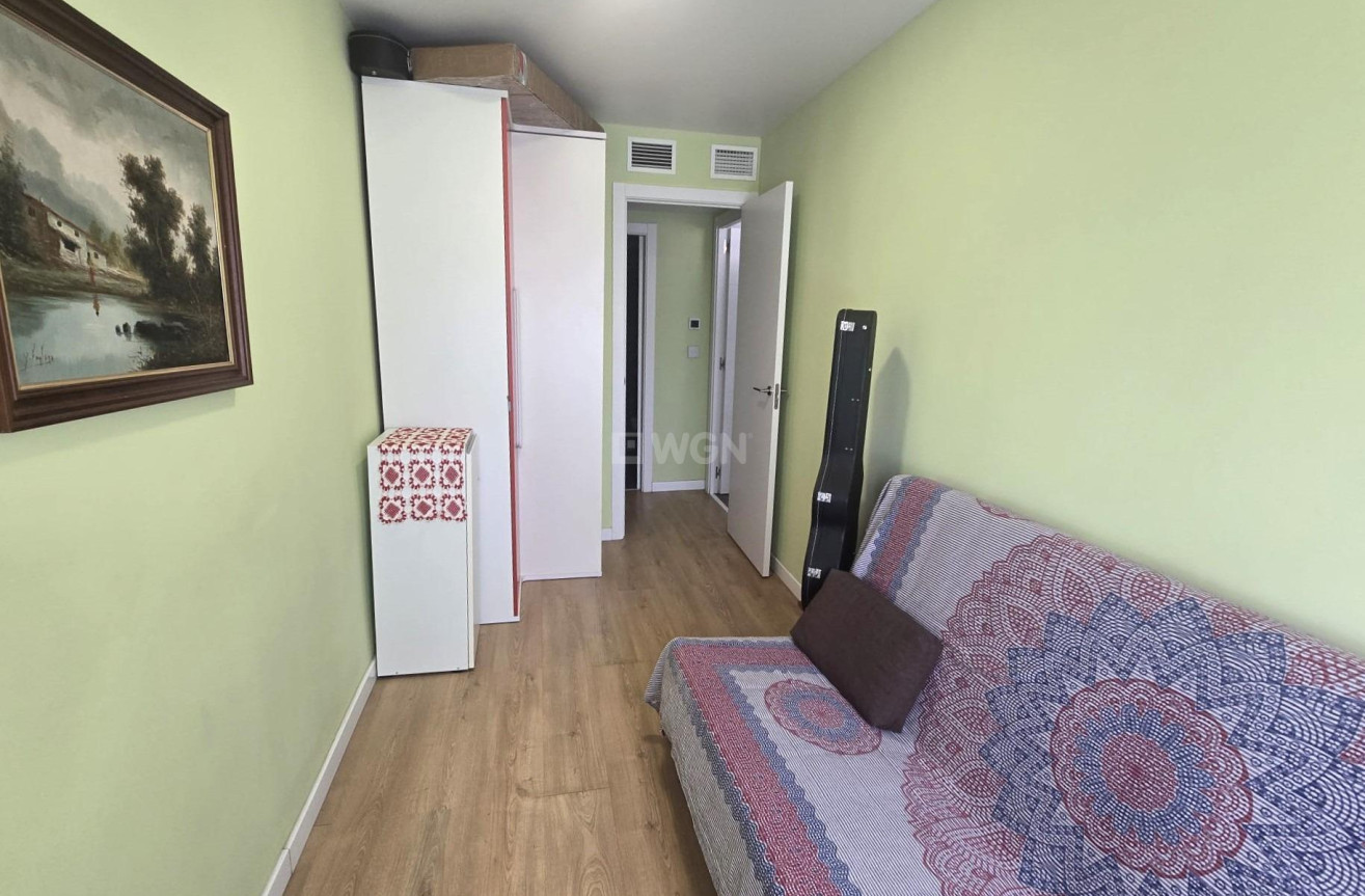 Odsprzedaż - Mieszkanie w bloku - Torrevieja - Playa del Cura