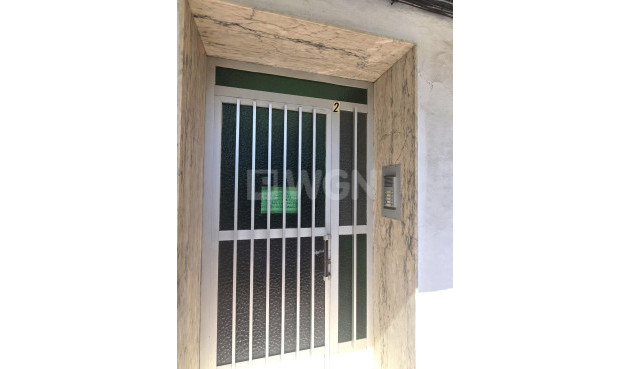 Odsprzedaż - Mieszkanie w bloku - Torrevieja - Playa del Cura