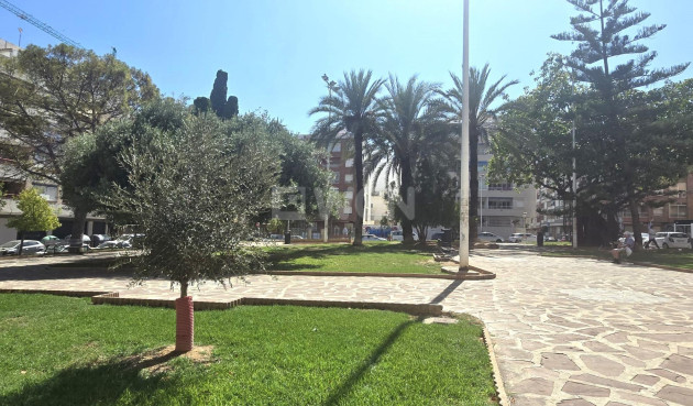 Odsprzedaż - Mieszkanie w bloku - Torrevieja - Playa del Cura