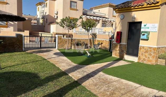 Odsprzedaż - Mieszkanie w bloku - Orihuela Costa - Costa Blanca