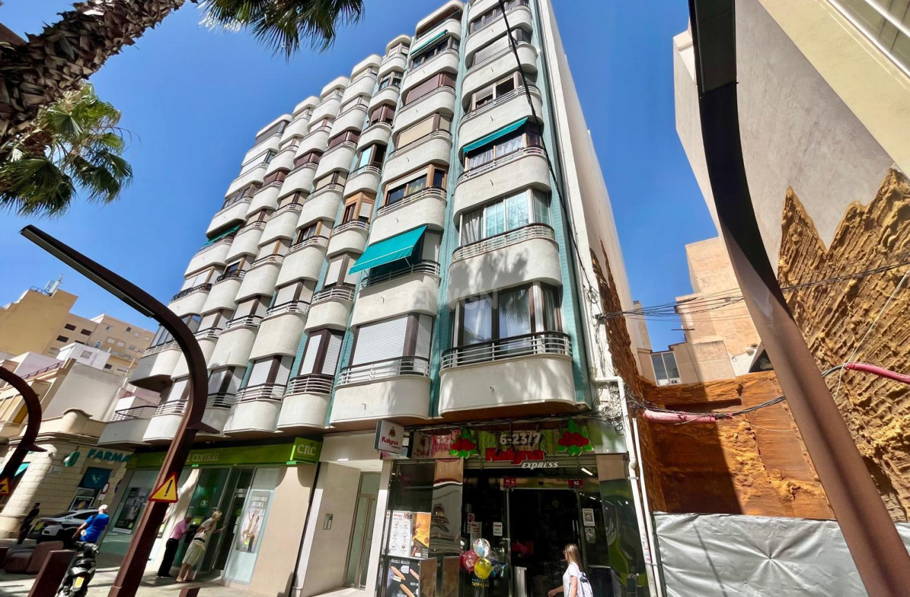 Wiederverkauf - Wohnung - Torrevieja - Centro