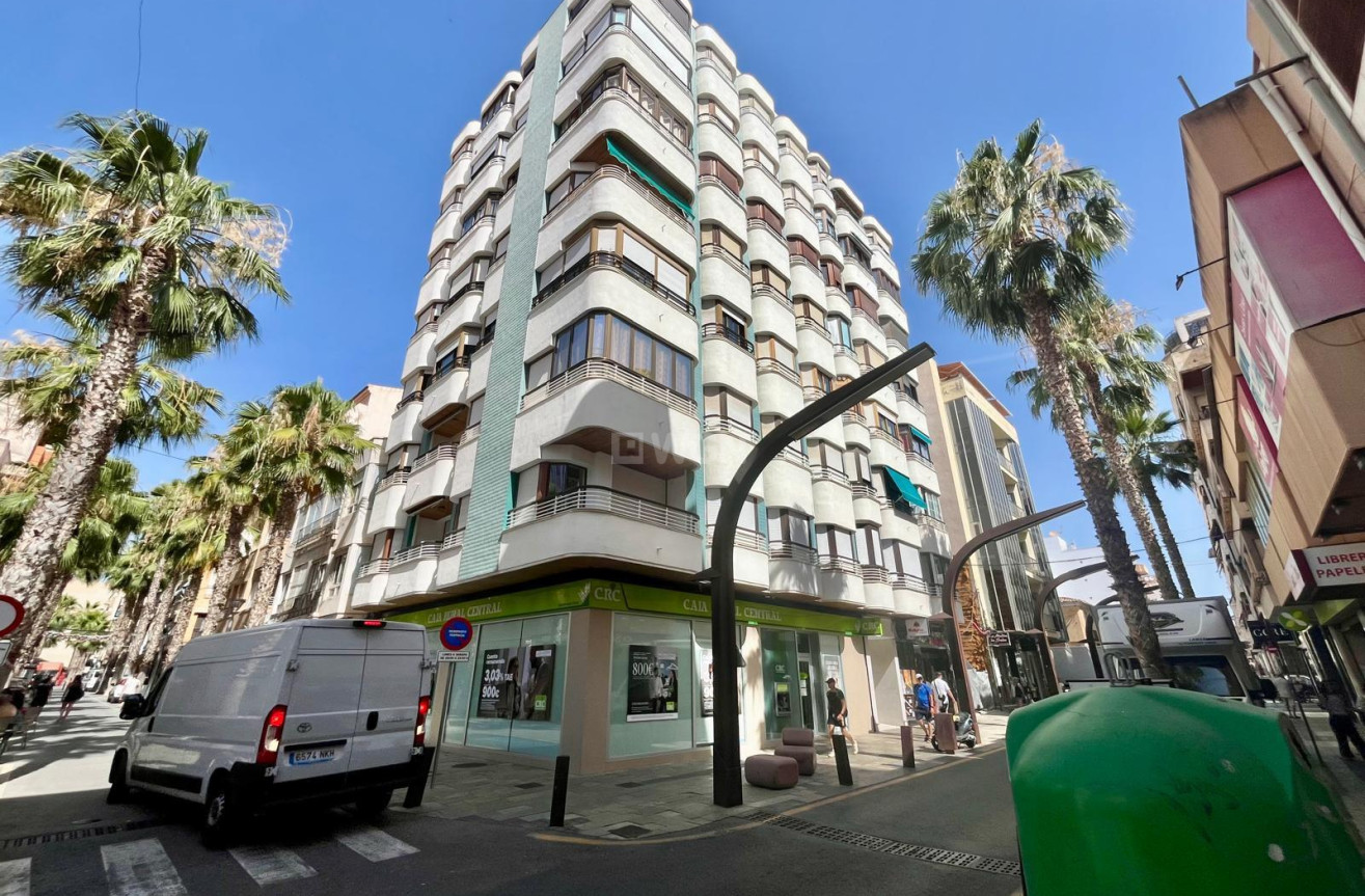 Wiederverkauf - Wohnung - Torrevieja - Centro