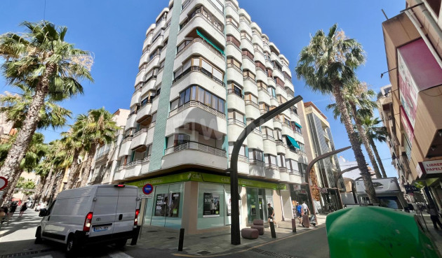 Wiederverkauf - Wohnung - Torrevieja - Centro