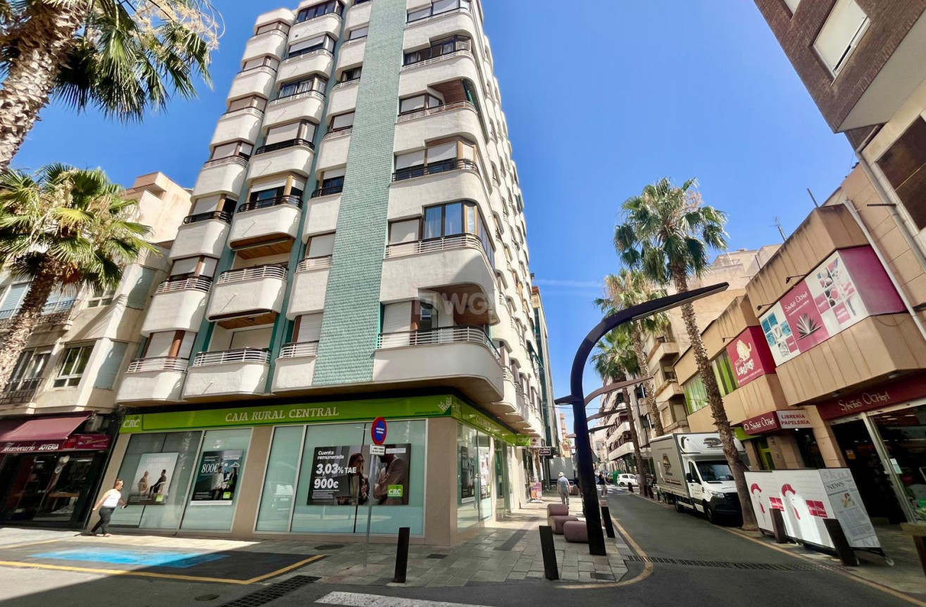 Wiederverkauf - Wohnung - Torrevieja - Centro