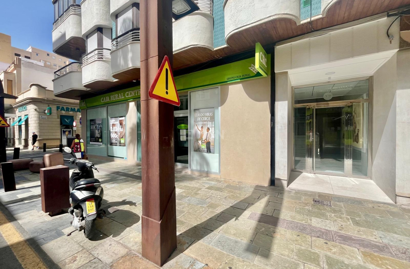 Wiederverkauf - Wohnung - Torrevieja - Centro