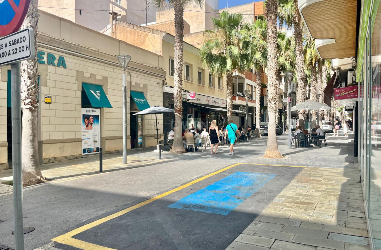 Wiederverkauf - Wohnung - Torrevieja - Centro