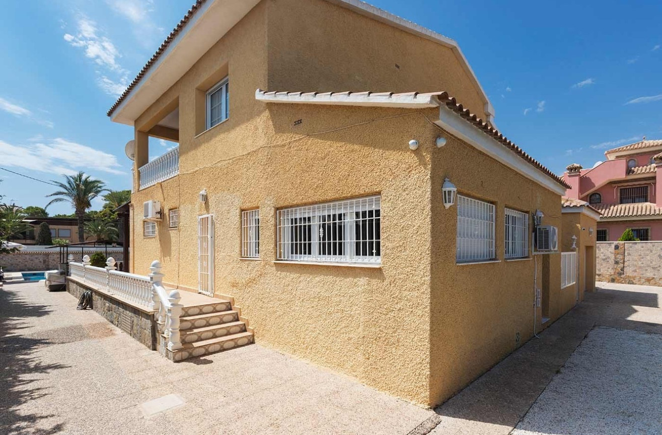 Odsprzedaż - Villa - Orihuela Costa - Costa Blanca