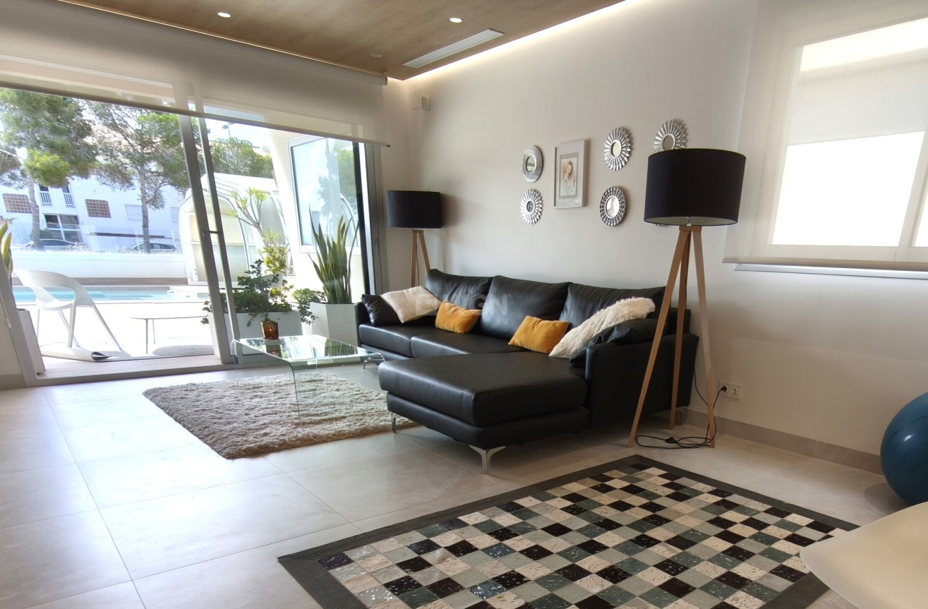 Odsprzedaż - Villa - Orihuela Costa - Costa Blanca
