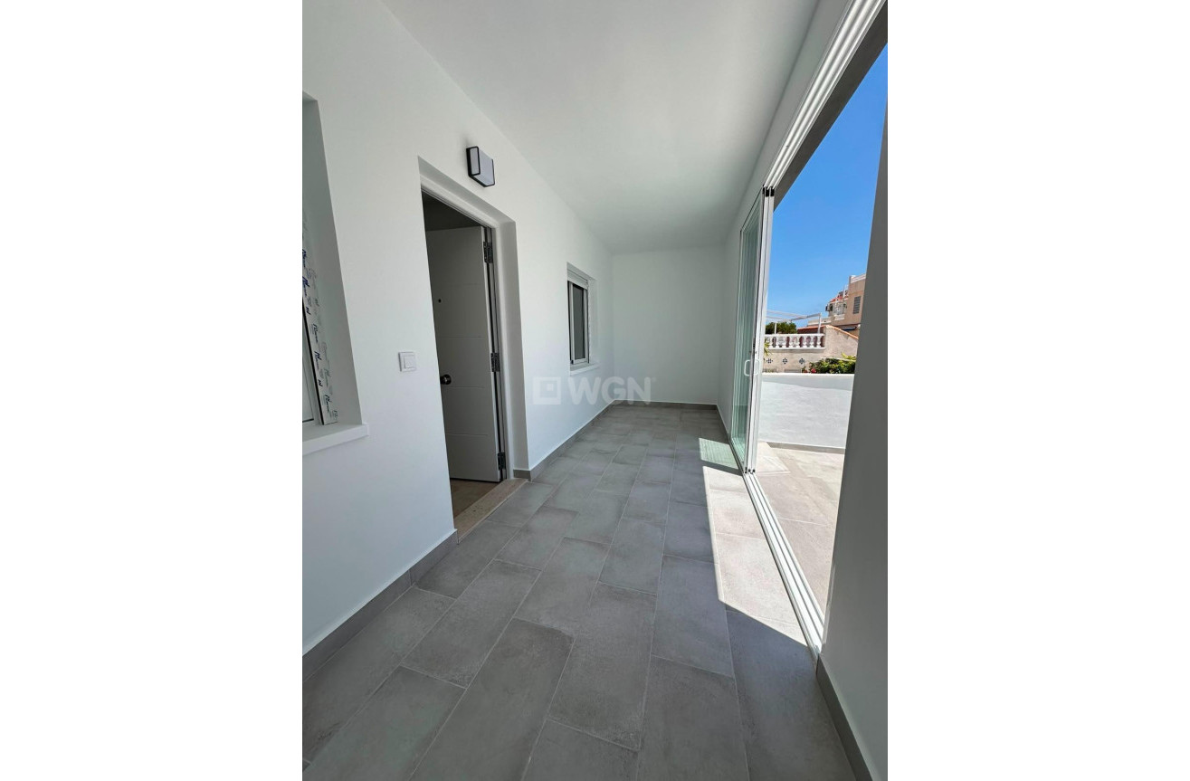 Resale - Bungalow - Torrevieja - La Siesta - El Salado - Torreta