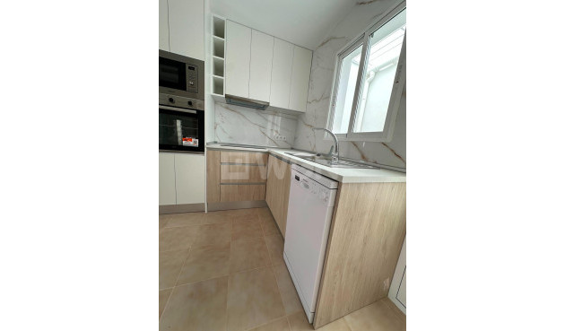 Resale - Bungalow - Torrevieja - La Siesta - El Salado - Torreta