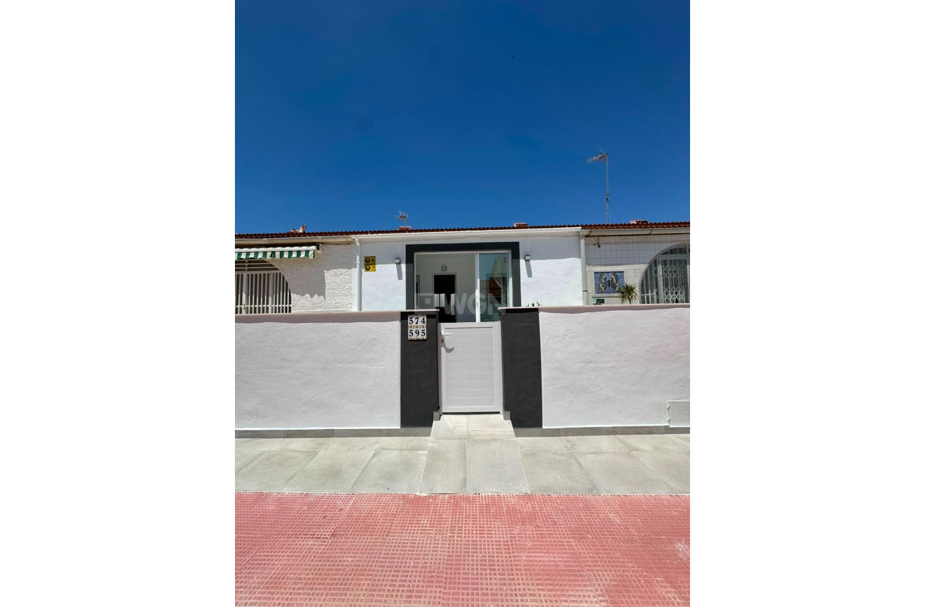 Resale - Bungalow - Torrevieja - La Siesta - El Salado - Torreta