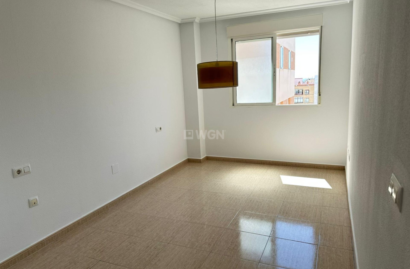 Reventa - Apartamento / piso - Torrevieja - Centro