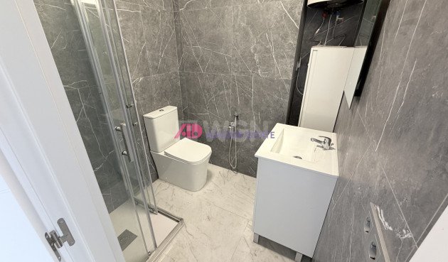 Odsprzedaż - Mieszkanie w bloku - Torrevieja - Costa Blanca