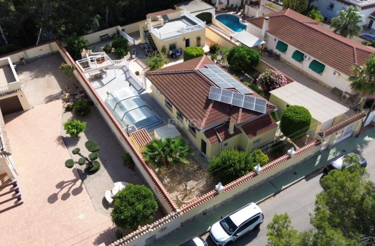 Odsprzedaż - Villa - Pinar de Campoverde - Inland