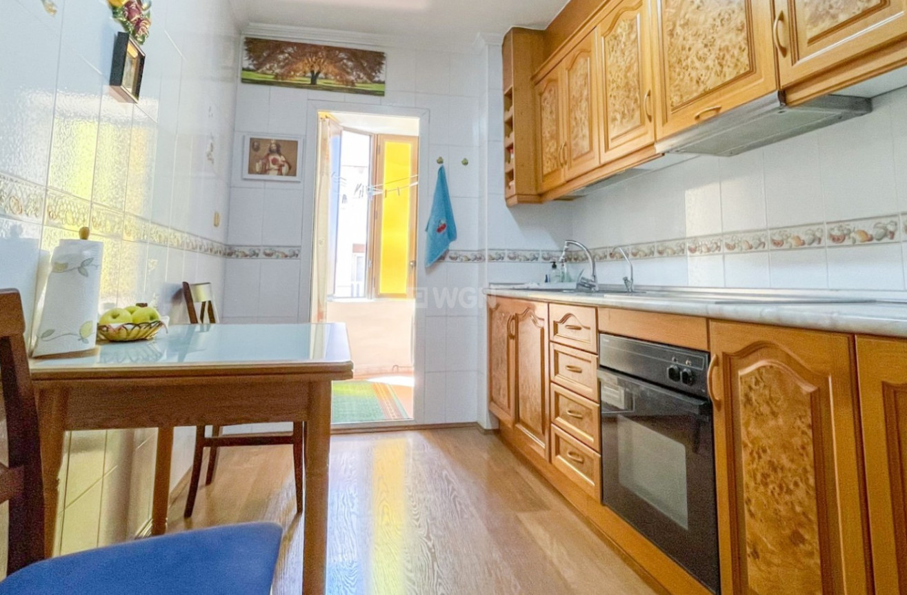 Odsprzedaż - Mieszkanie w bloku - Torrevieja - Costa Blanca