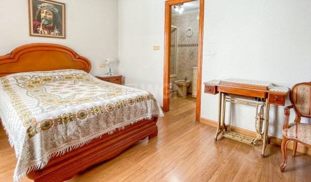 Odsprzedaż - Mieszkanie w bloku - Torrevieja - Costa Blanca
