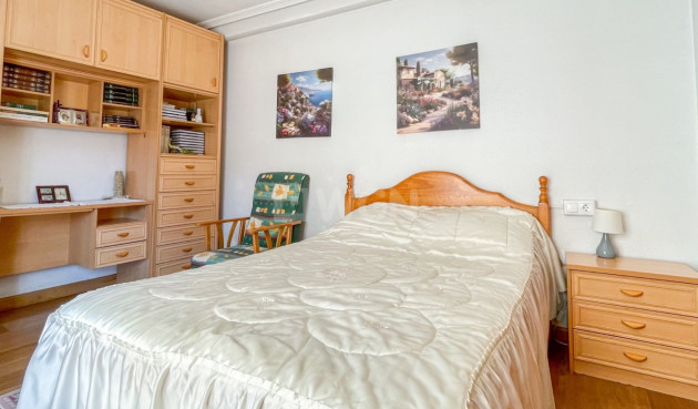Odsprzedaż - Mieszkanie w bloku - Torrevieja - Costa Blanca