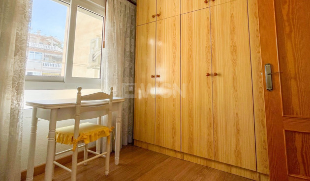 Odsprzedaż - Mieszkanie w bloku - Torrevieja - Costa Blanca